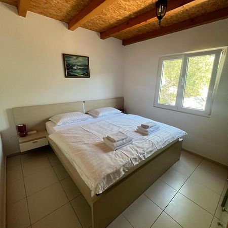 Вилла Kuca Za Odmor Buba, Otok Zut Pristanisce Экстерьер фото